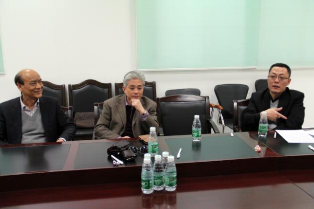 图4、宏陶抛光砖销售副总张彦（右一）在会上提出建议.jpg