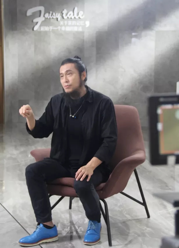 宏陶陶瓷展厅接受专访图